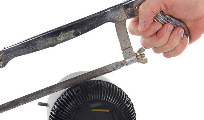 HomePod mit der Säge zu Leibe gerückt