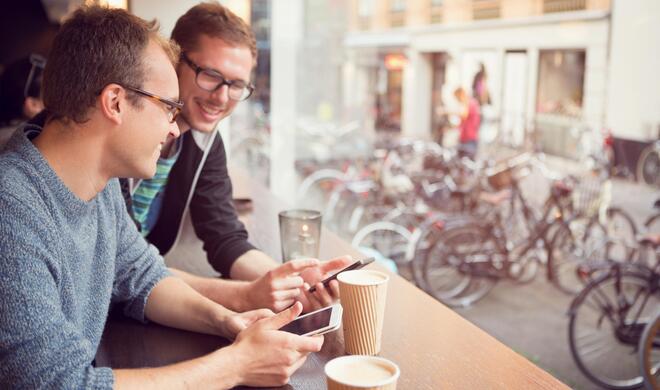 Sich untereinander Geld senden