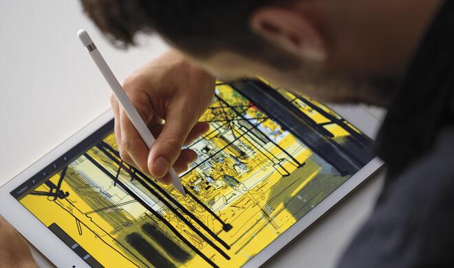 Der Apple Pencil profitiert ebenfalls von den nun möglichen 120 Bildern die Sekunden. Eingaben mit dem smarten Stift erscheinen viel flüssiger und ohne Latenz.