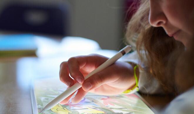 Neues iPad mit Pencil-Support erlaubt Schüler noch kreativer zu sein