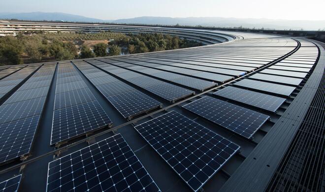 Auf dem Dach der neuen Apple-Zentrale in Cupertino wird eine 17-Megawatt-Solaranlage betrieben