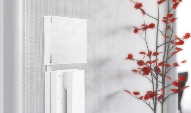 DoorBird D301 erweitert analoge Türsprechanlagen um IP-Funktionalität