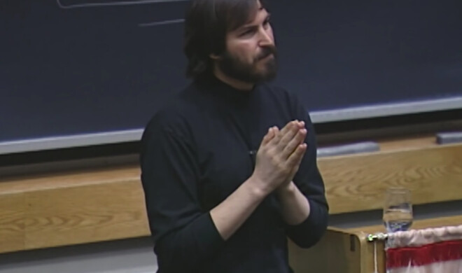 Schon 1992 trug Steve Jobs seine berühmten Rollkragenpullover