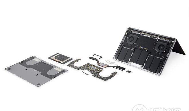 iFixit schraubt das neue MacBook Pro 2018 auf.