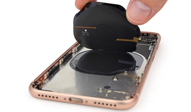 Qi-Ladespule im iPhone 8