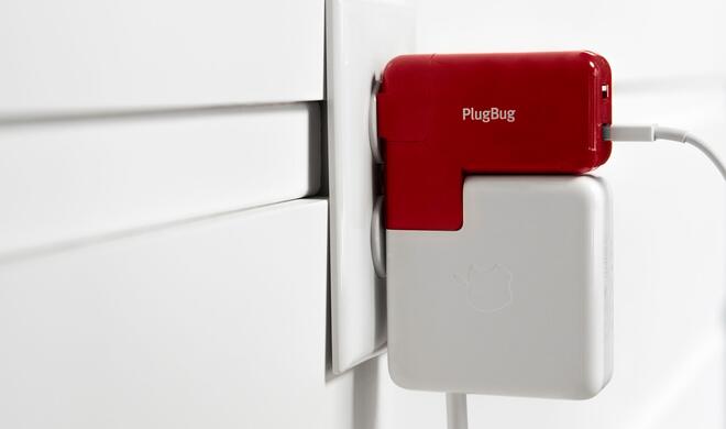 PlugBug Duo dockt am MacBook-Ladegerät an