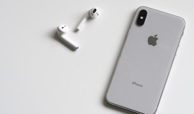 iPhone X und AirPods