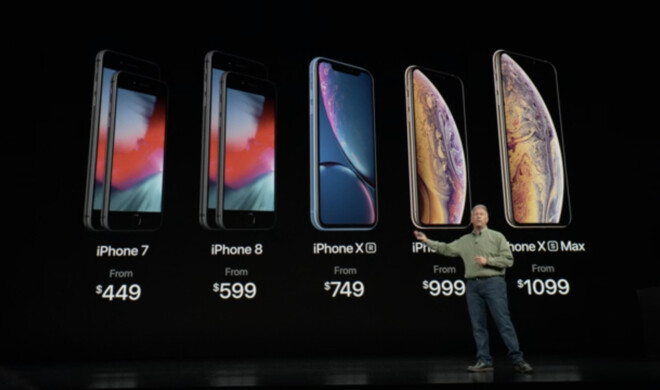 Phil Schiller zeigt die Preise aller aktuellen iPhone-Modelle von 7 bis XS Max.