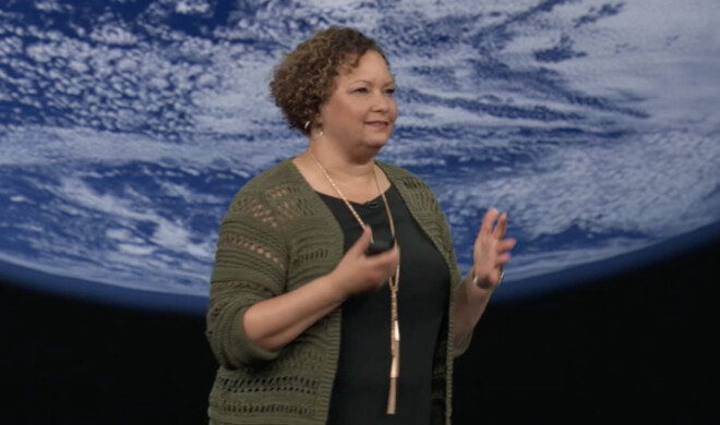 Lisa Jackson von Apple während der iPhone-Keynote am 12. September