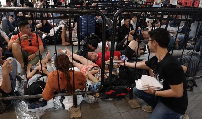 Akkupacks für wartende iPhone-Kunden