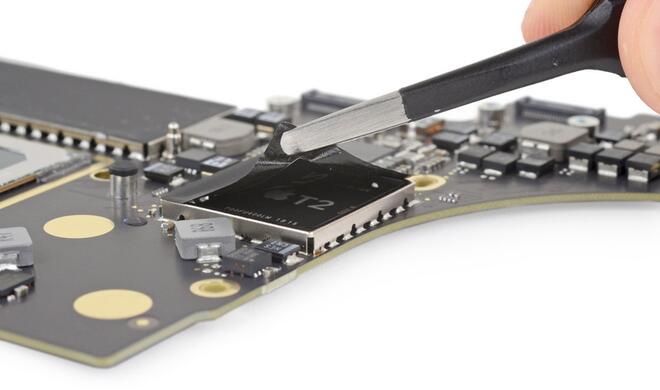 T2-Chip in einen MacBook Pro