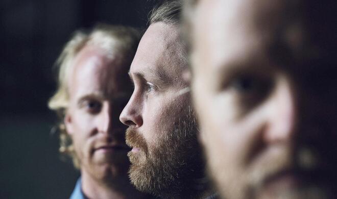 Gunnar Már Jakobsson, Ragnar Ólafsson und Daniel Auðunsson bilden Árstíðir.