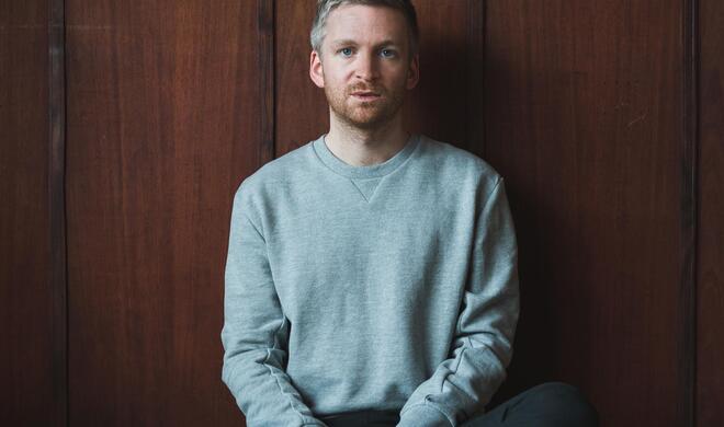 Beschaffte sich Hilfe von Seiten Artifizieller Kompositionsassistenz: der Komponist Ólafur Arnalds.