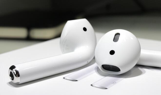 AirPods