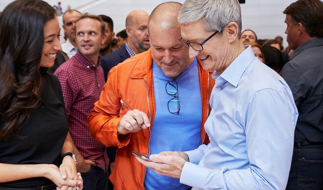 Tim Apple und Jony Design amüsieren sich über die Tweets von Donald President