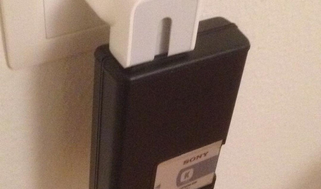 MacBook-Netzteilstecker spart das 2-Pol-Euronetzkabel