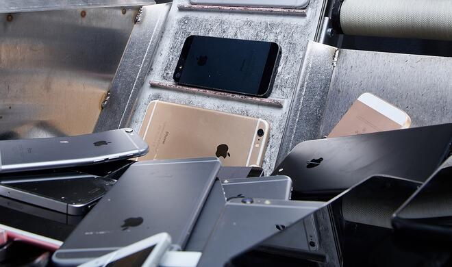 Als Teil seines Material Recovery Lab hat Apple in Großmaschinen investiert, die normalerweise in Elektroschrott-Recyclinganlagen eingesetzt werden.