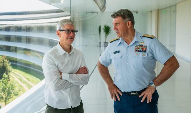 It's better to be a Pirate than to join the Navy, sagte Steve Jobs 1982