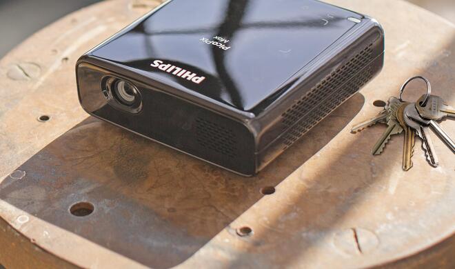 Bis zu 120 Zoll misst das Bild, das der Philips Picopix Max in Full-HD erzeugen kann.