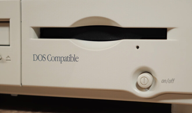 Power Macintosh 6100 in einer DOS-kompatiblen Ausführung
