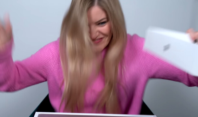 iJustine euphorisch beim Auspacken des MBP 16