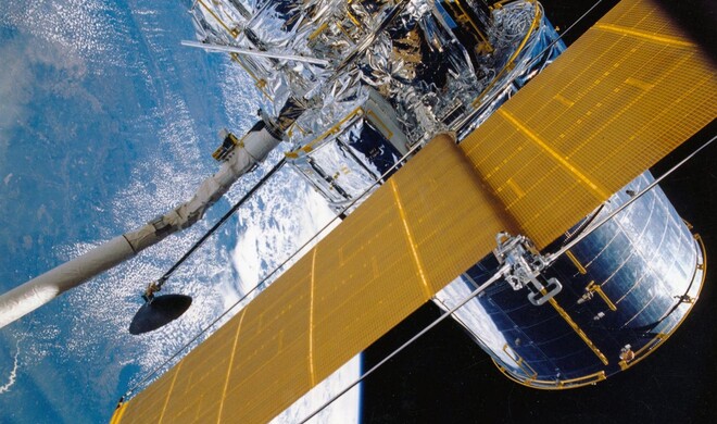 Ein Satellit im All.