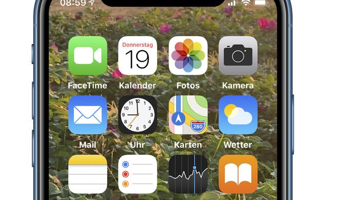 Aktiver Anzeigezoom und fette, etwas größere Schrift für bessere Lesbarkeit, dazu ein eigenes Foto als Hintergrund – schon ist die individuell optimierte Oberfläche für Ihr iPhone fertig.