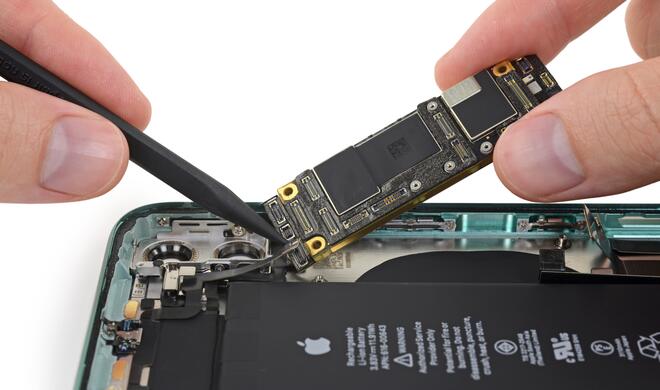 iPhone 11 Teardown