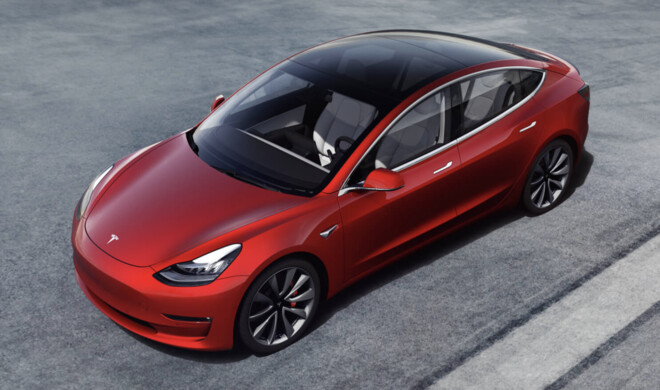 Auch beim Tesla Model 3 kann man schon die Tesla-App oder eine Schlüsselkarte verwenden