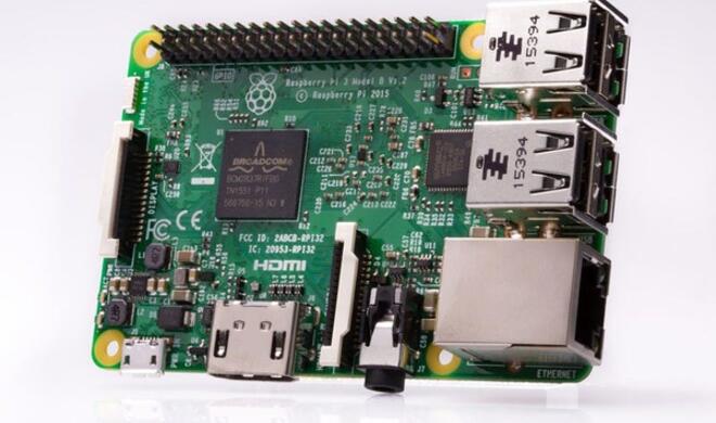 Im Februar 2016 erhebt der Raspberry Pi 3 Model B mit einer neuen 64-Bit-CPU, einem Quad-Core ARMv8 Cortex-A53 1,2 GHz, und eingebauten W-LAN 802.11n und Bluetooth 4.1 den Anspruch als Desktop-Ersatz einsetzbar zu sein. Wie beim Raspberry Pi 2 Model B gibt es 1 Gigabyte RAM auf der Standard-Platine.