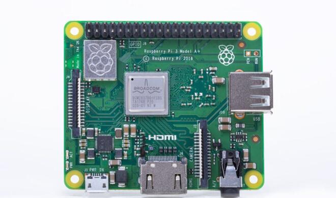 Im Winter 2018 wird das kompakte Model A+ auf Basis des Raspberry Pi 3 neu aufgelegt. Der Raspberry Pi 3 Model A+ verzichtet zwar auf Ethernet, bringt aber W-LAN (2,4 und 5 GHz), Bluetooth 4.2 und Bluetooth Low Energy mit. Dank identischer Abmessungen wie der erste A+ können Projekte jetzt mit einem 1,4 GHz Quad-Core ARMv8 betrieben werden.