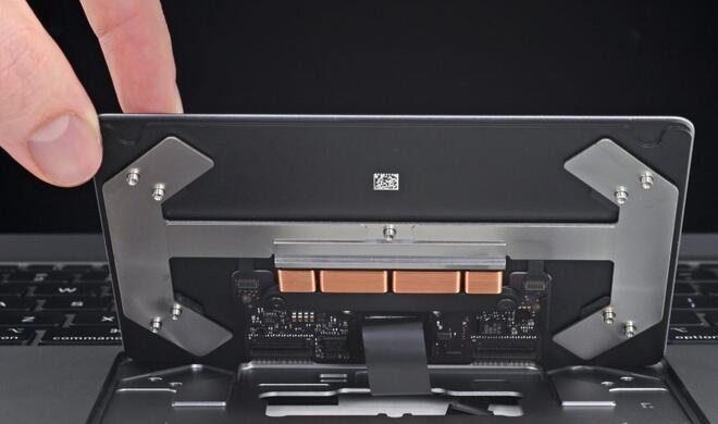 Das neue MacBook Air - auseinander geschraubt