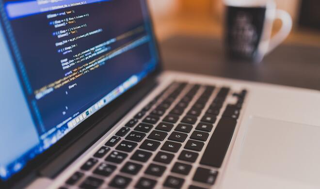 Mit dem neuen Battery Health Management möchte Apple dafür sorgen, dass Akkus in MacBooks noch länger durchhalten.