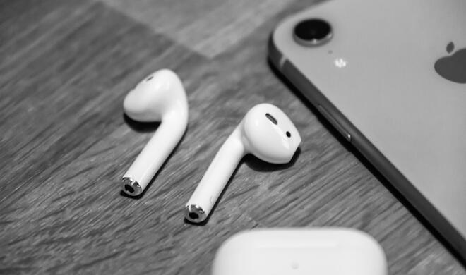 Zusätzlich zu den AirPods 2 und AirPods Pro soll es bald auch Over-Ear-Kopfhörer geben