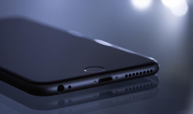 Aktuell ist Touch ID nur noch im iPhone SE 2020 vorhanden. Doch die Rückkehr ist möglich.