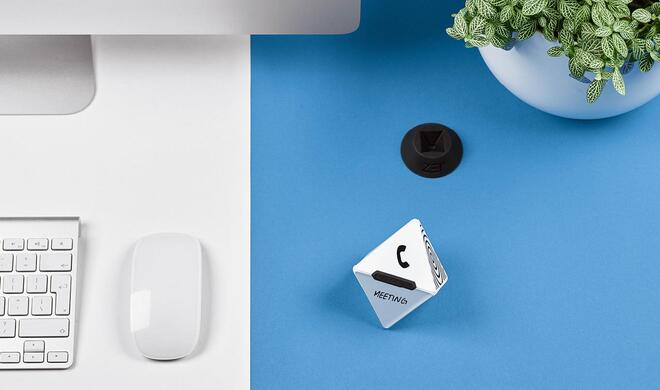 Wir mussten tatsächlich nachschlagen: Timeular ist mitnichten ein Würfel, sondern ein Oktaeder. Das hat einen Vorteil: Er bietet als solcher acht Flächen – und somit genug Platz, um eine sinnvolle Anzahl verschiedener Aktivitäten darstellen...