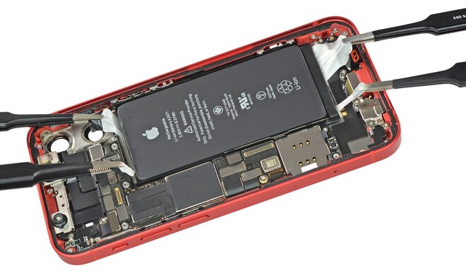 Im iPhone 12 mini ist alles klein - auch der Akku.