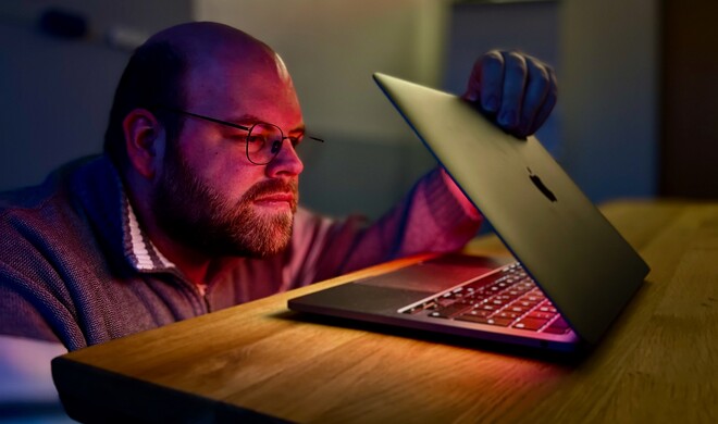 Nicht ganz so verliebt, mindestens aber so fasziniert wie Apples Craig Federighi ist Mac-Life-Chefredakteur Sebastian Schack von den neuen M1-Macs.