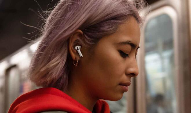 Apples Version von 3-D-Audio funktioniert bislang nur mit iPhone oder iPad in Verbindung mit den AirPods Pro oder AirPods Max.