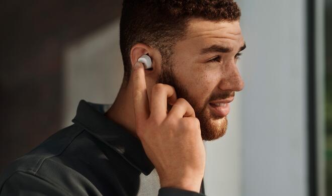 Die CX 400BT kommen mit Silikonpassstücken in drei Größen und sitzen in (fast) jedem Ohr perfekt.