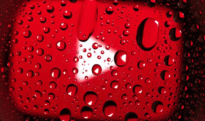 Youtube-Logo hinter einer Glasscheibe