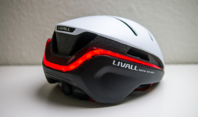 Durch das langgestreckte Rücklicht ist der EVO21 auch von der Seite gut sichtbar