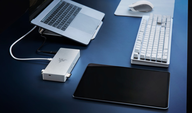 Razer Thunderbolt 4 Dock Mercury White