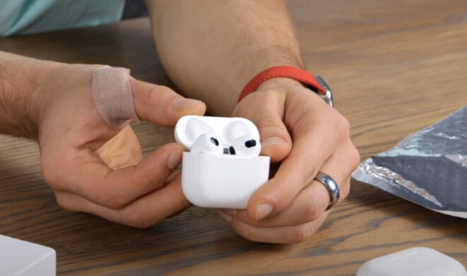 Ein Dummy zeigt, wie die AirPods 3 aussehen könnten