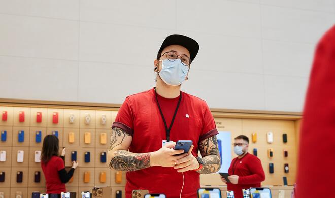 Im neuen Store freuen sich mehr als 130 hochqualifizierte Mitarbeiter:innen darauf, die Community in Apple Rosenthaler Straße zu begrüßen.