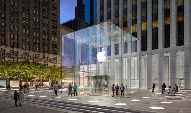 Apple Fifth Avenue in New York, USA