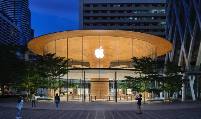 Apple Central World in Bangkok, Thailand