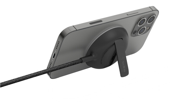 Belkins Tragbares drahtloses Ladepad mit MagSafe