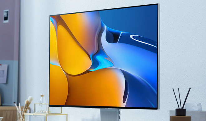 Der Huawei Mateview 28 überzeugt nicht nur technisch, sondern macht auch noch auf dem Schreibtisch eine gute Figur.