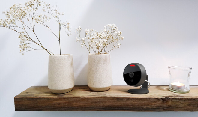 Besonders Sicherheitskameras für den Innenraum gibt es inzwischen in ansprechenden Designs, sodass sie nicht ständig störend ins Auge fallen.